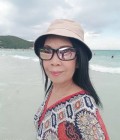 Rencontre Femme Thaïlande à ร้อยเอ็ด : Ya, 59 ans
